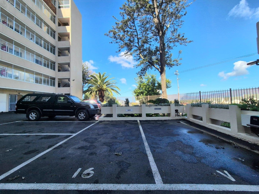 1 Bedroom Property for Sale in Wynberg Upper Western Cape